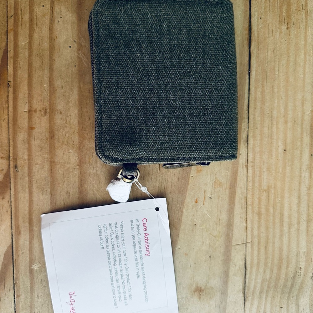 Clip N Zip Wallet